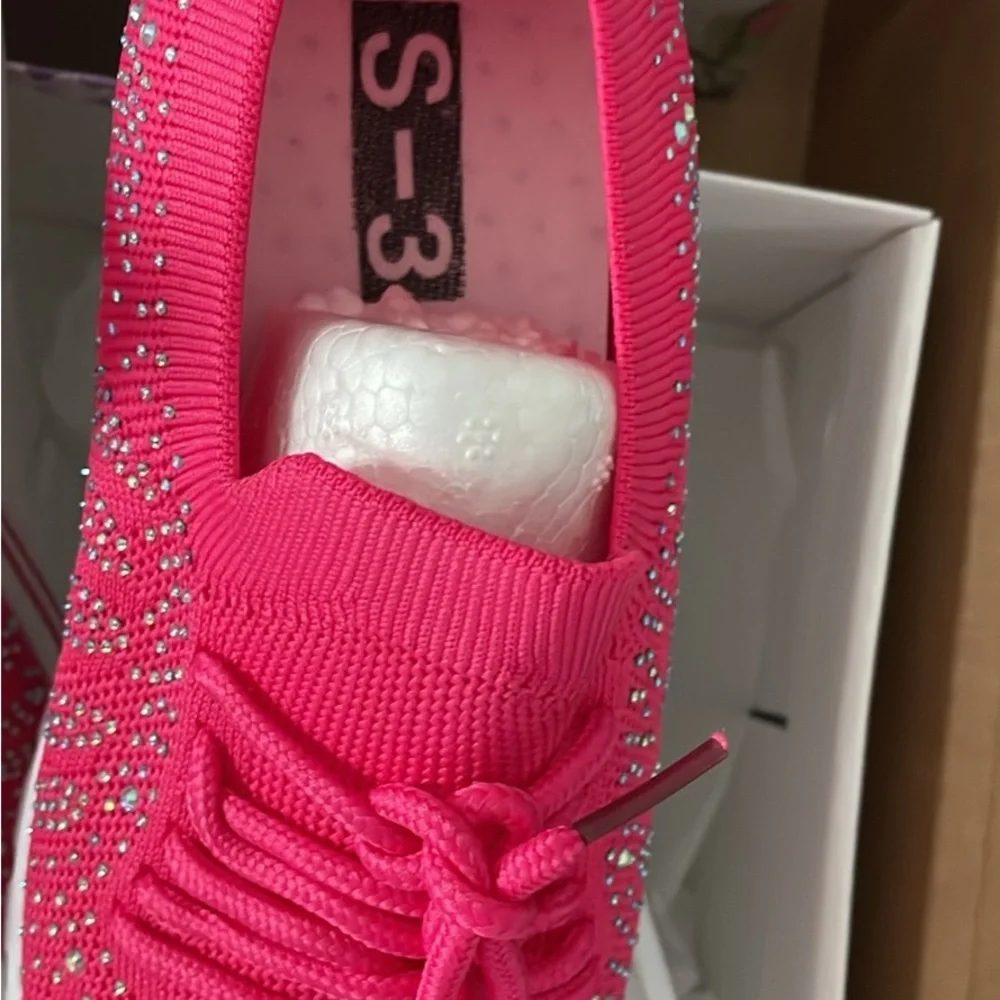 Pink Bedazzled Sneakers Girl's Size 5 - Picture 2 of 3